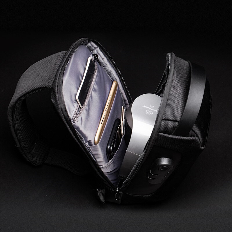 UPTOWN - Sportliche Schultertasche mit USB-Ladefunktion und Diebstahl-Schutz
